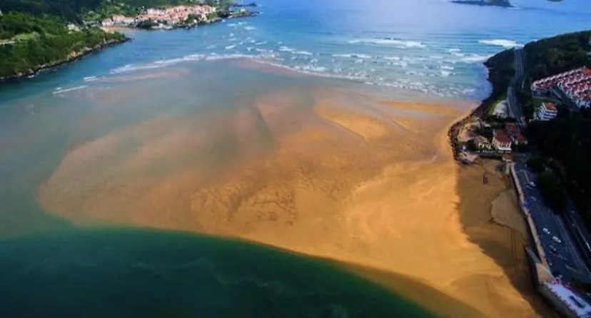 Hondargane, En Las Playas De Laga Y Laida. Ibarrangelu 0*,